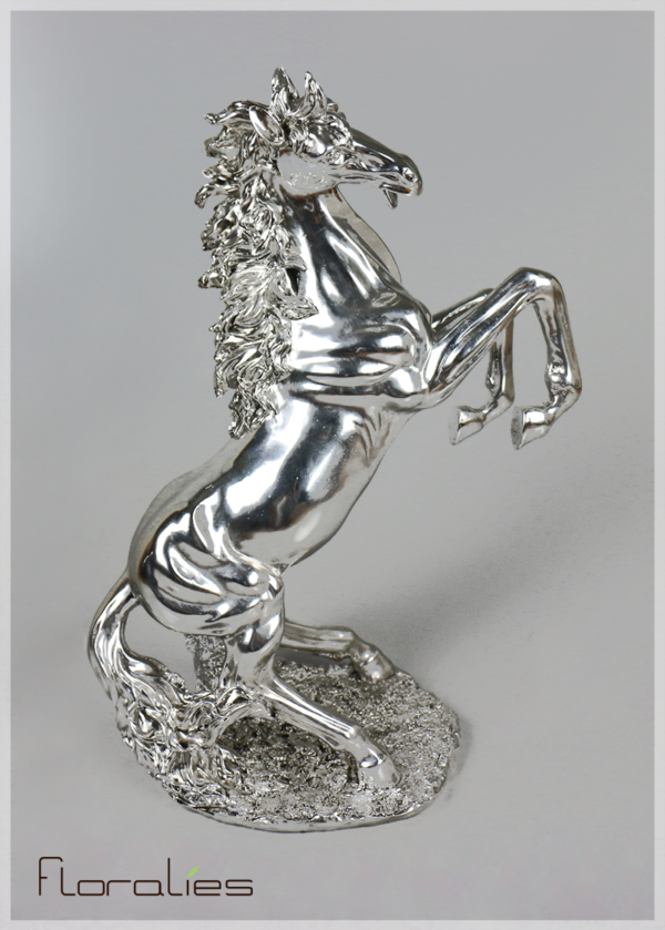Cheval en matière chromé Cheval en matière chromé