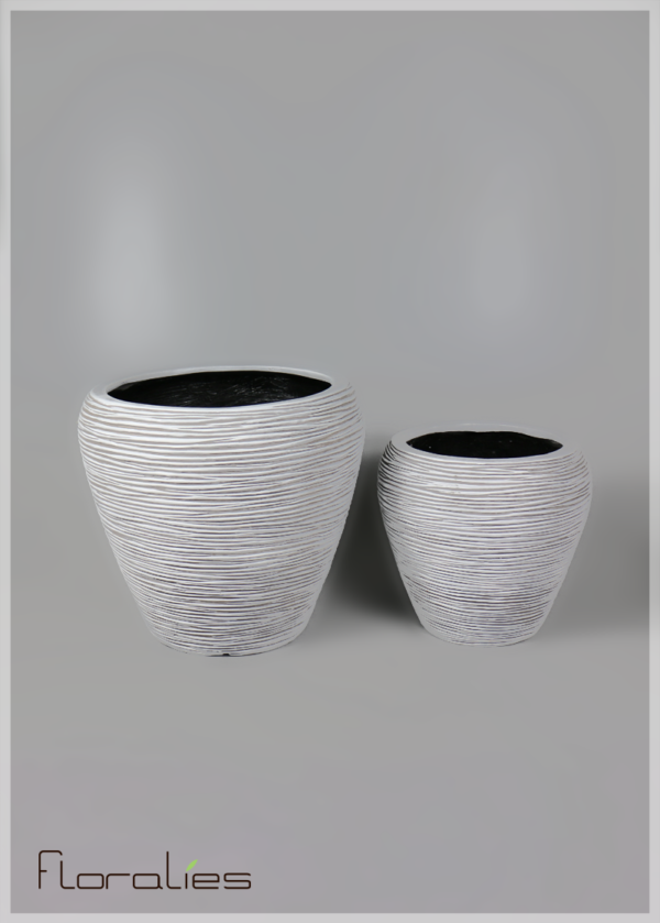 Cache pot forme arrondie strié gris Cache pot forme arrondie strié gris