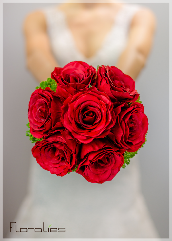 Les Roses rouges en bouquet Les Roses rouges en bouquet